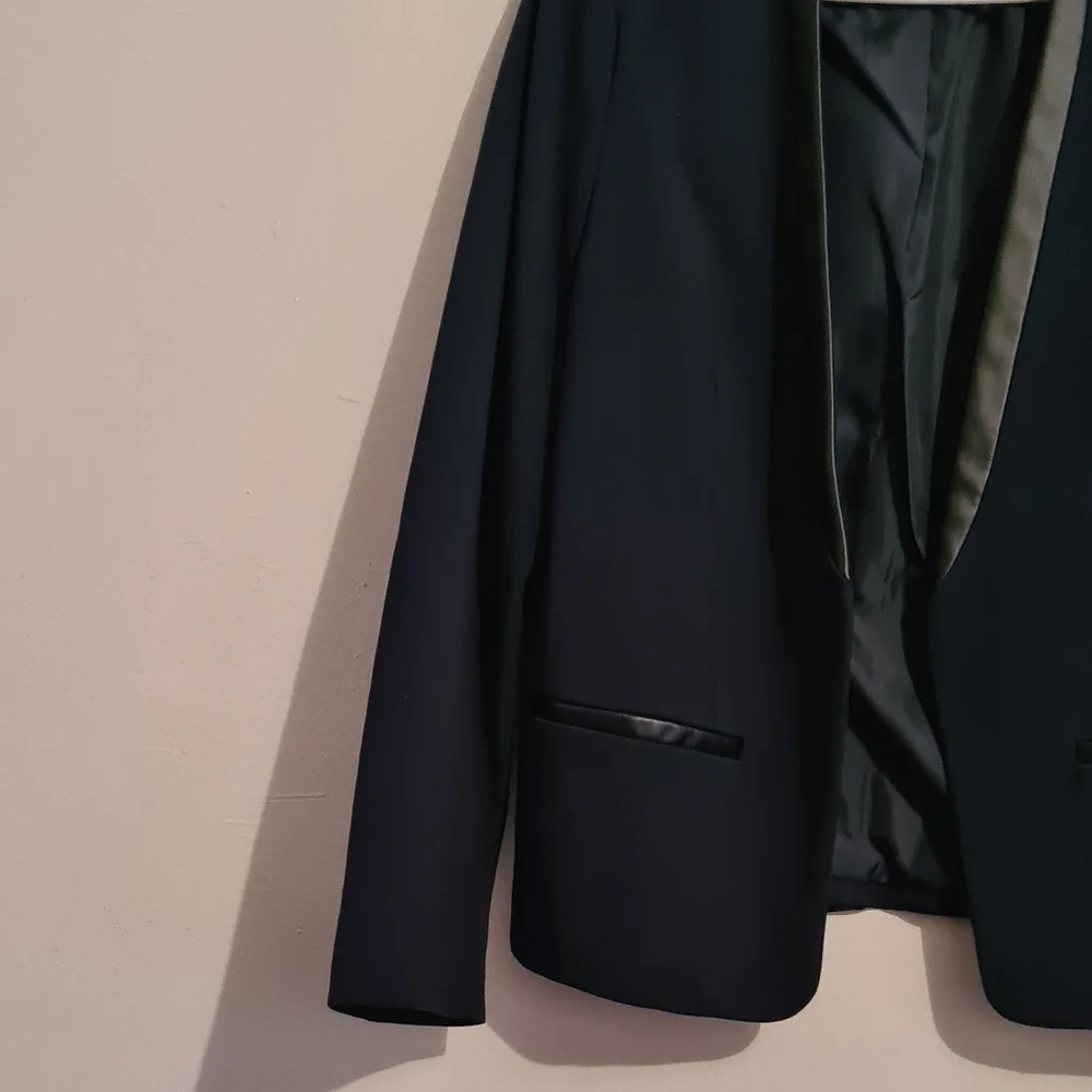 CLOSEOUT Blazer - Picture 5 of 15